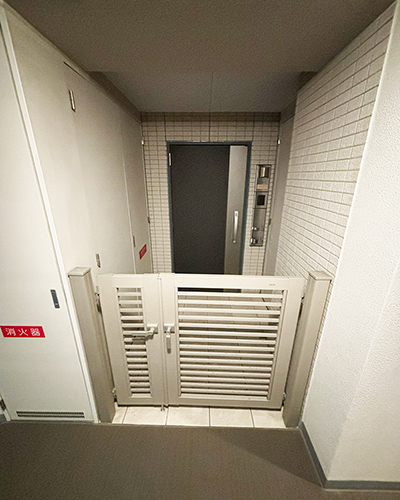 玄関ポーチ