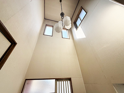玄関 吹き抜け